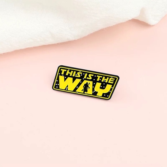 🎉 New This is the Way Mandalorian Pin - Picture 3 of 6